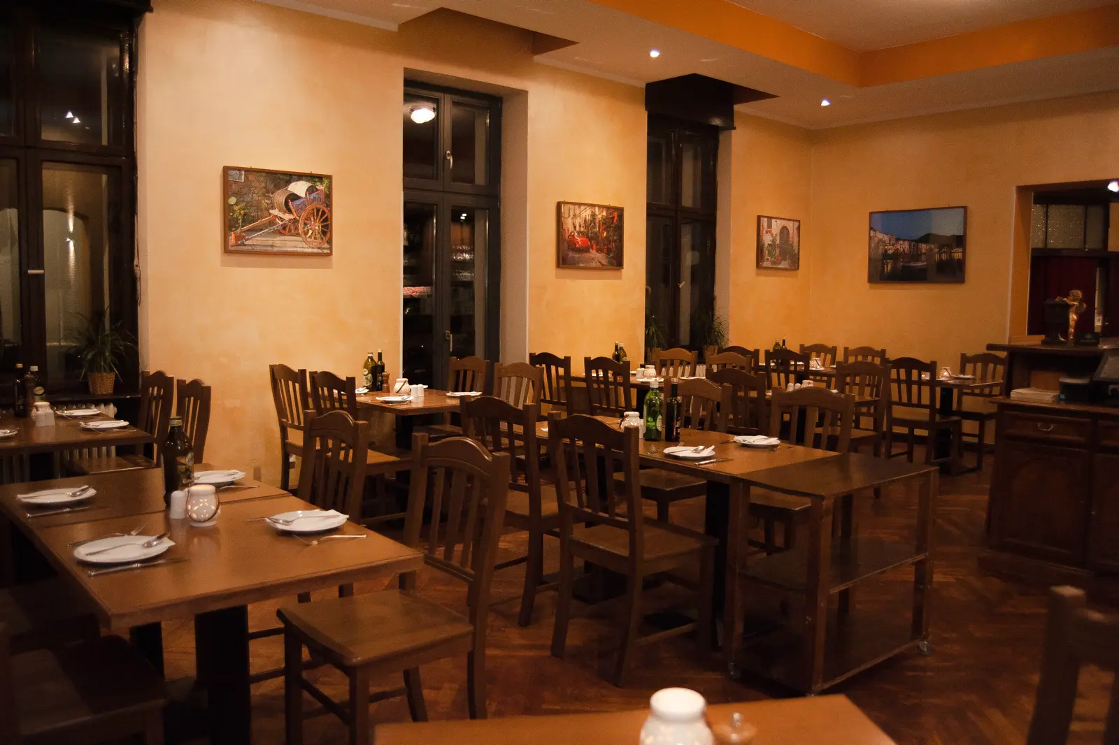 Trattoria Lauretta Berlin — Nebenraum im klassischen italienischen Stil